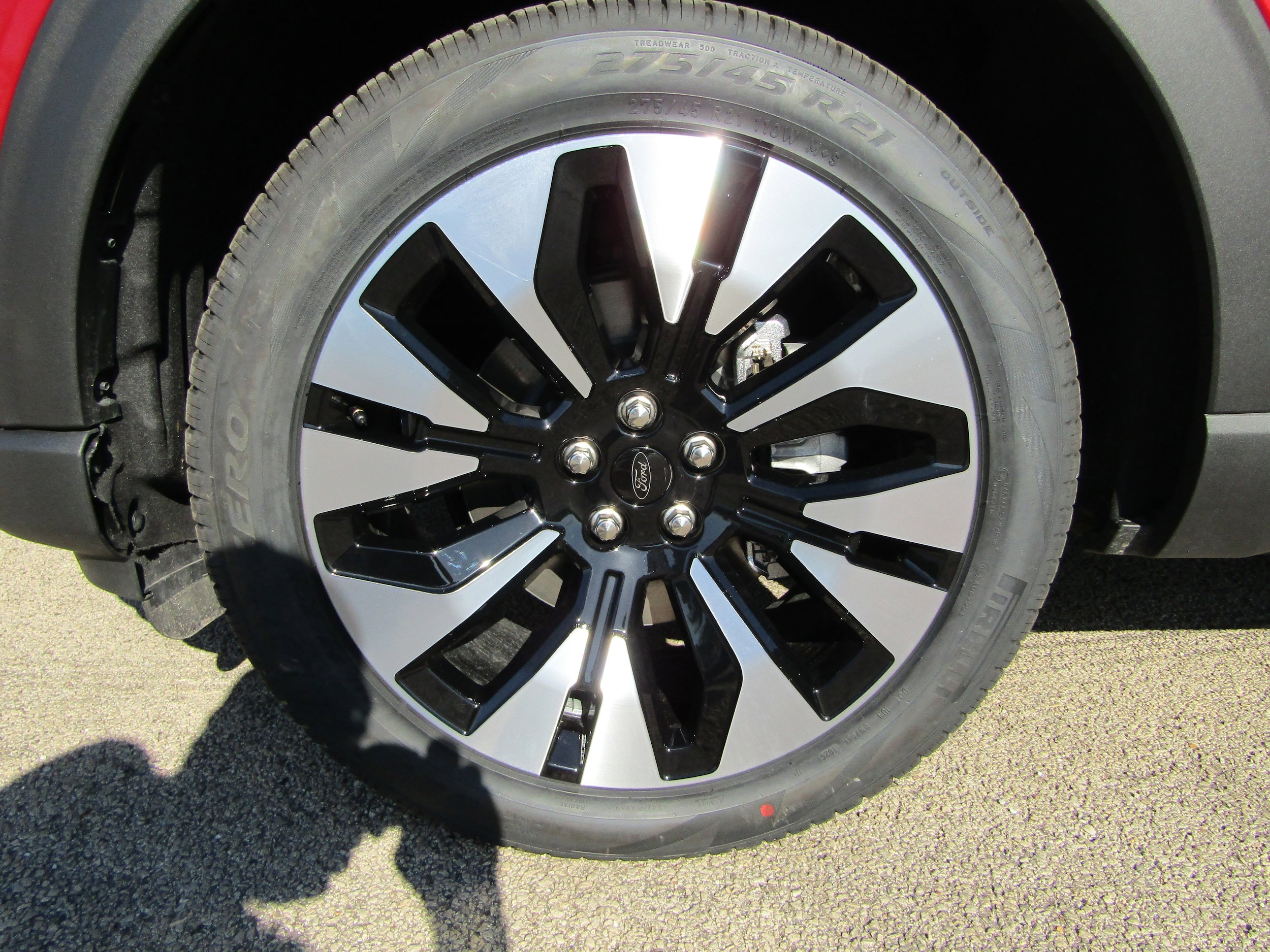 New 2026 Ford Explorer Platinum image 9