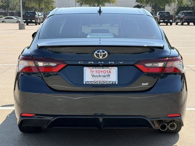 Used 2021 Toyota Camry SE FWD image 5