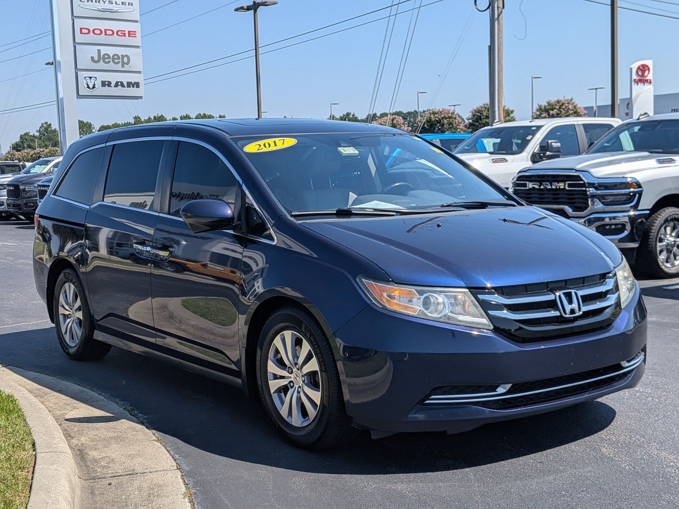 Used 2017 Honda Odyssey EX-L image 3