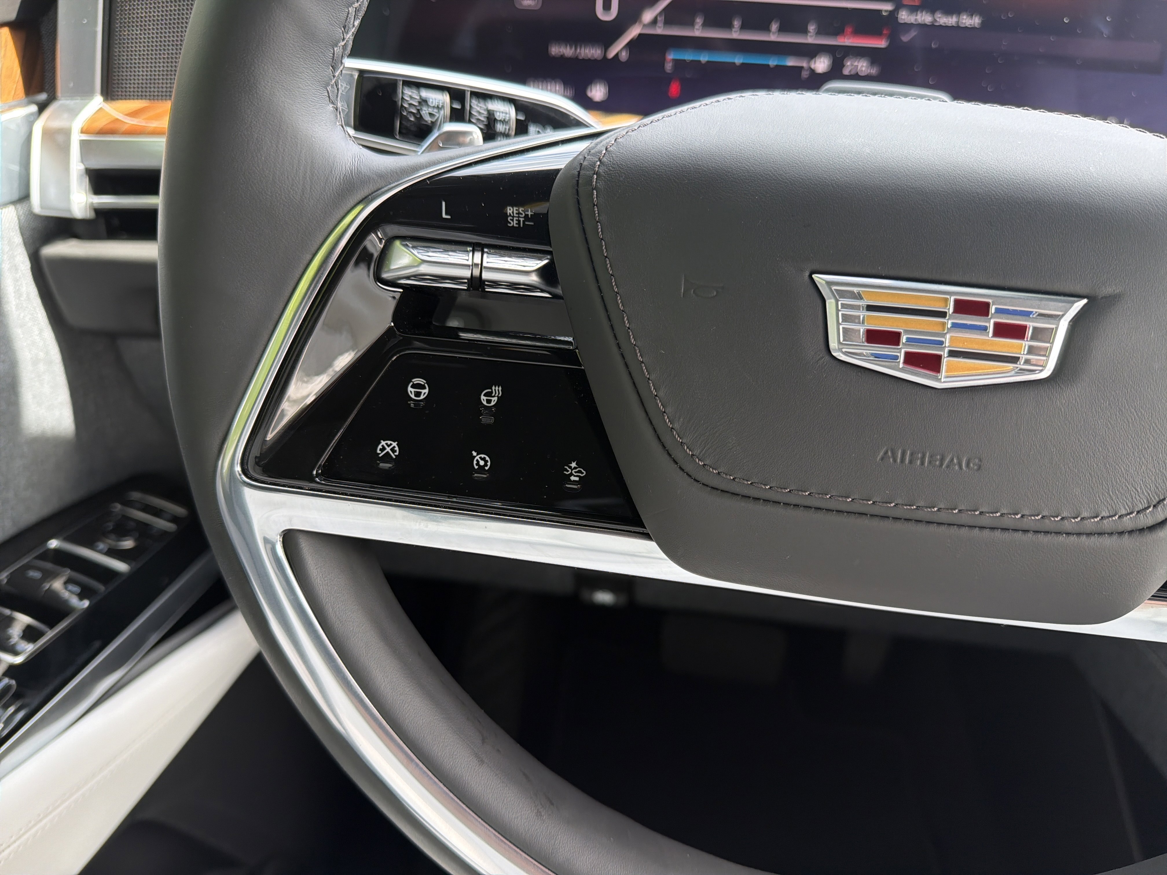 Used 2025 Cadillac Escalade Premium Luxury Platinum image 19