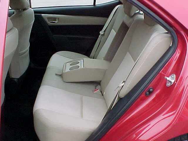 Used 2015 Toyota Corolla LE FWD image 10