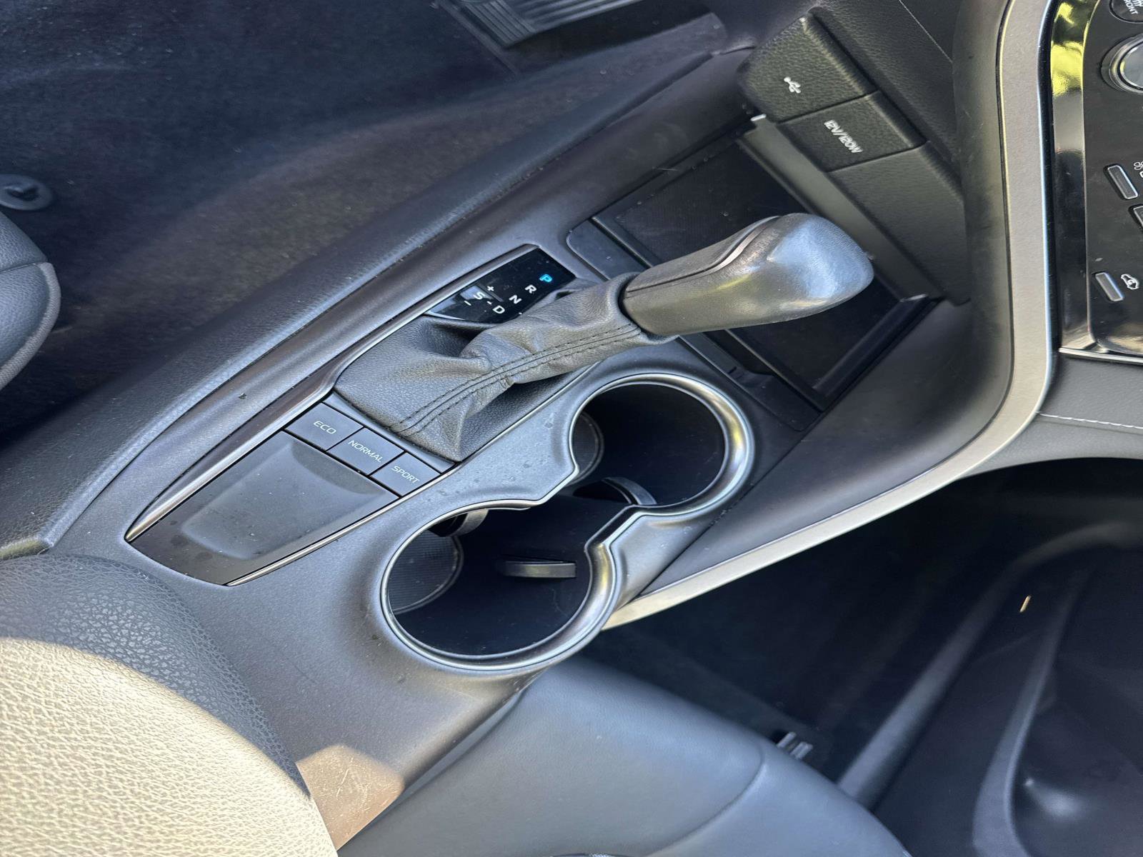 Used 2024 Toyota Camry SE image 25