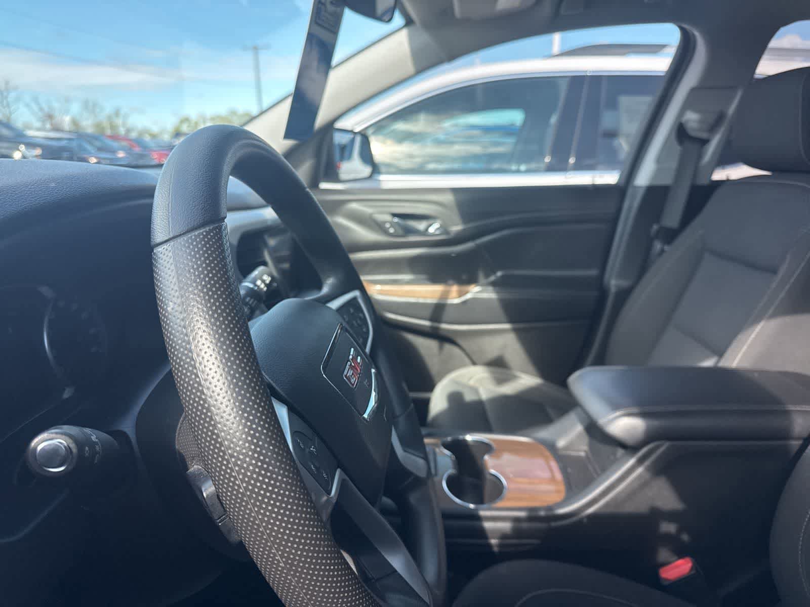 Used 2021 GMC Acadia SLE FWD image 32