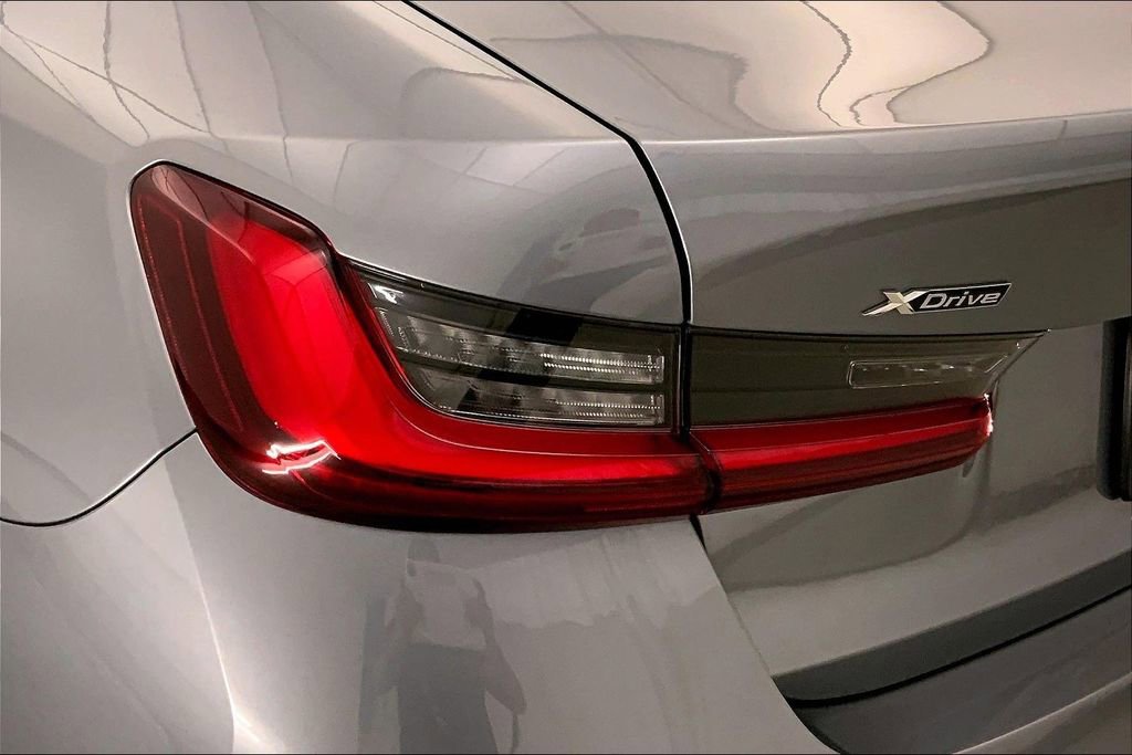 Certified 2025 BMW 330i xDrive Sedan w/ Premium Package image 28