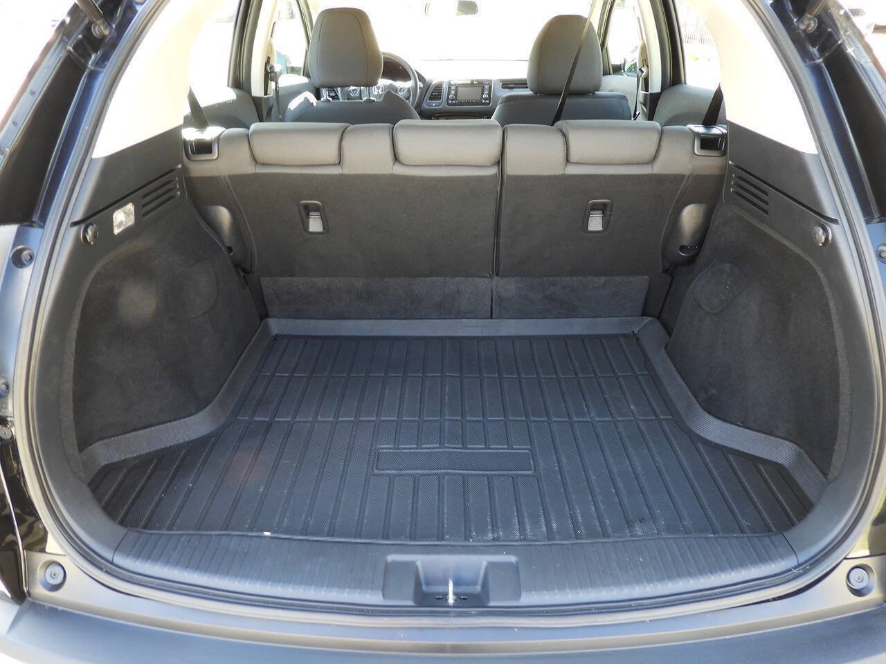 Used 2020 Honda HR-V LX image 30