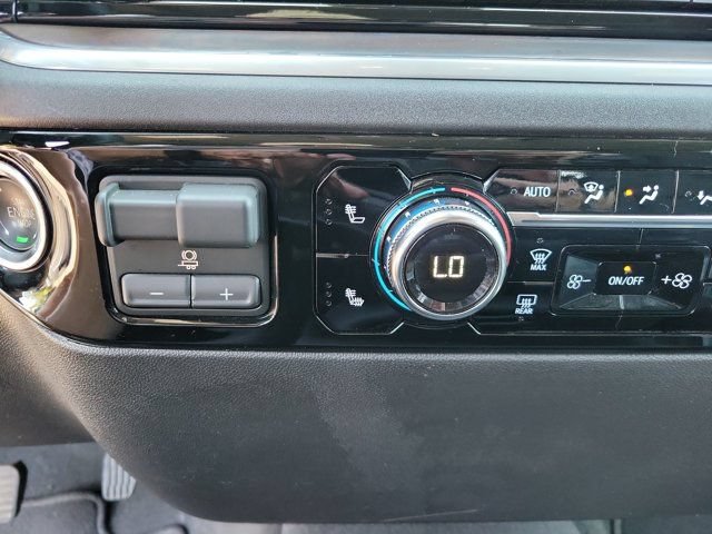 Used 2026 GMC Sierra 1500 SLT AWD/4WD image 18