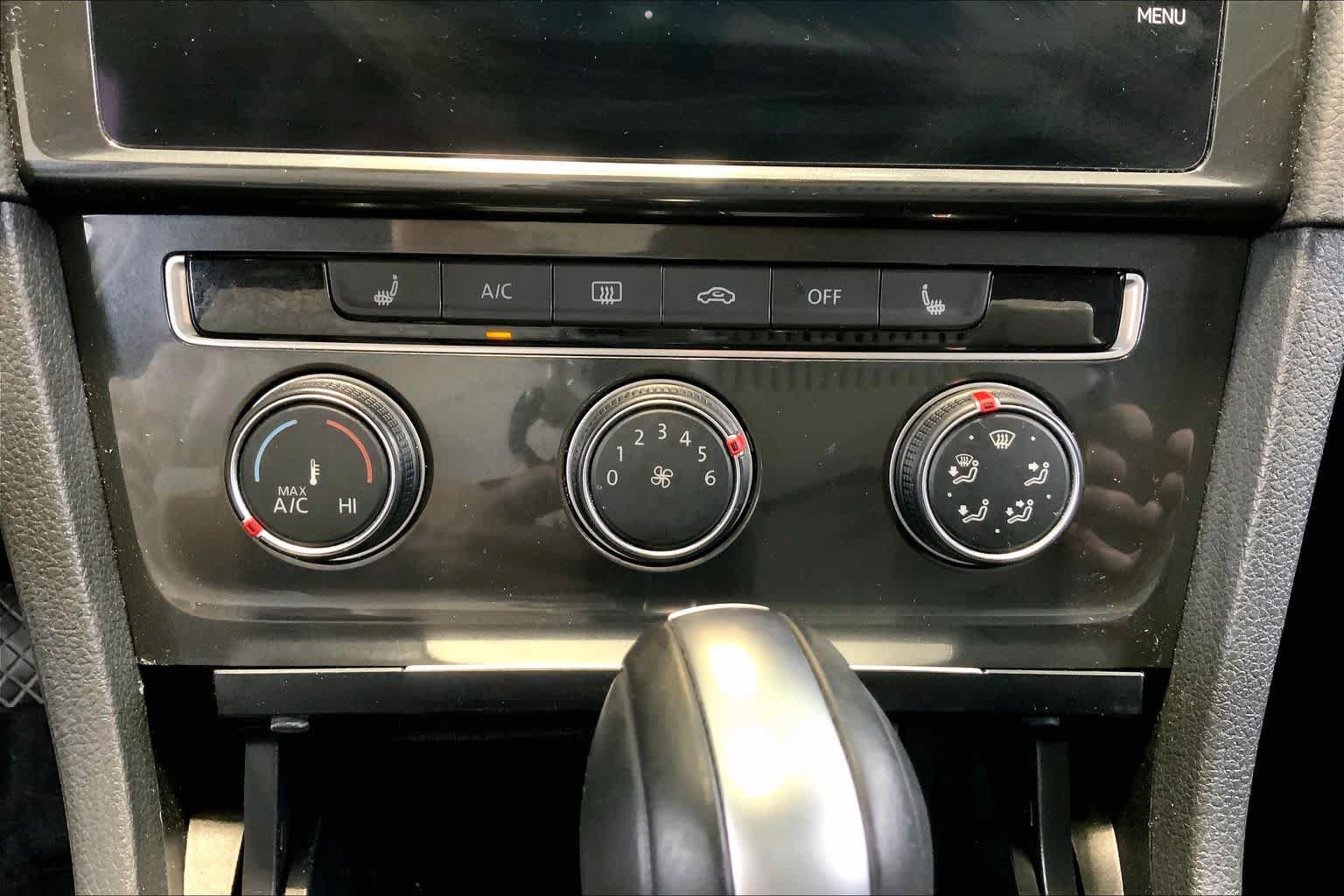 Used 2018 Volkswagen Golf SE FWD image 35