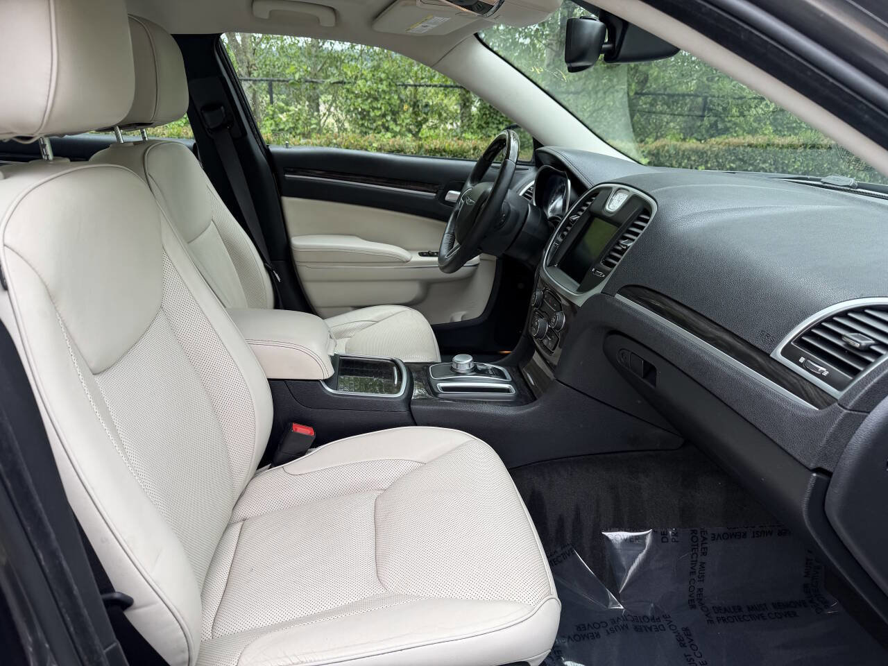 Used 2016 Chrysler 300 C AWD/4WD image 15