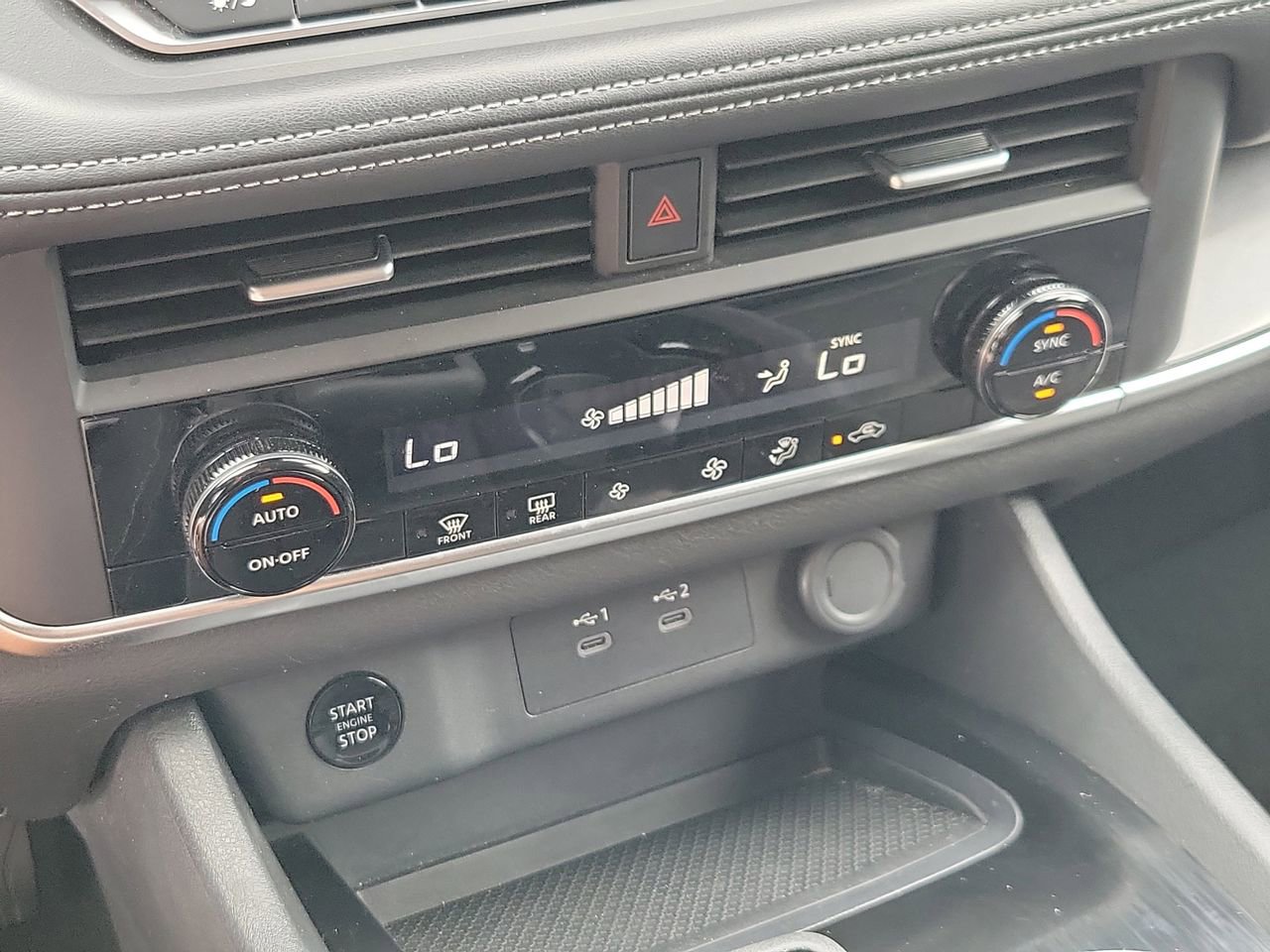 Used 2025 Nissan Rogue SV image 27