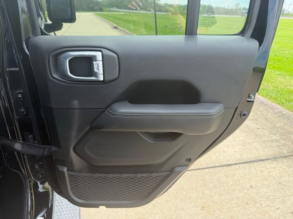 Used 2022 Jeep Wrangler Unlimited Sahara w/ LED Lighting Group image 14