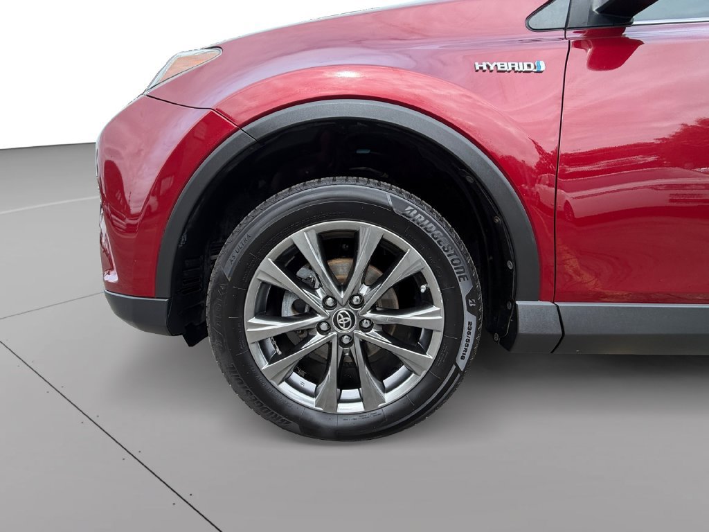 Used 2018 Toyota RAV4 Limited AWD/4WD image 9