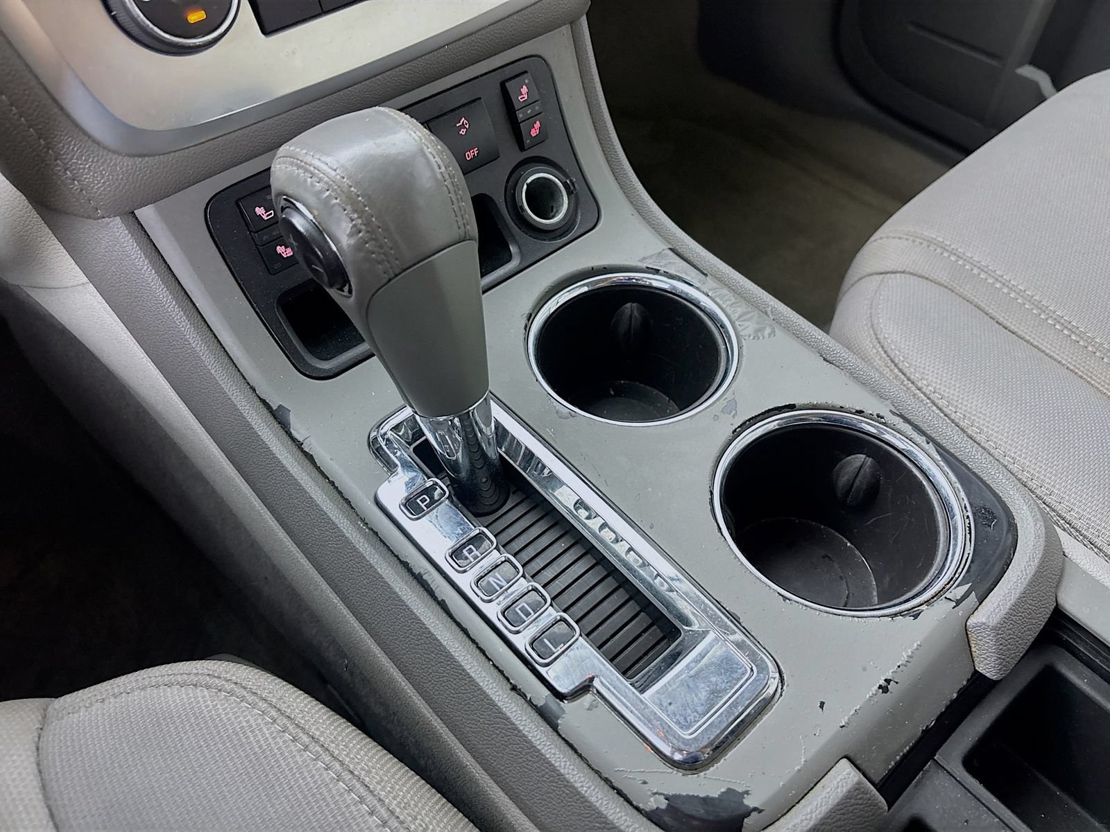 Used 2013 GMC Acadia SLE FWD image 16