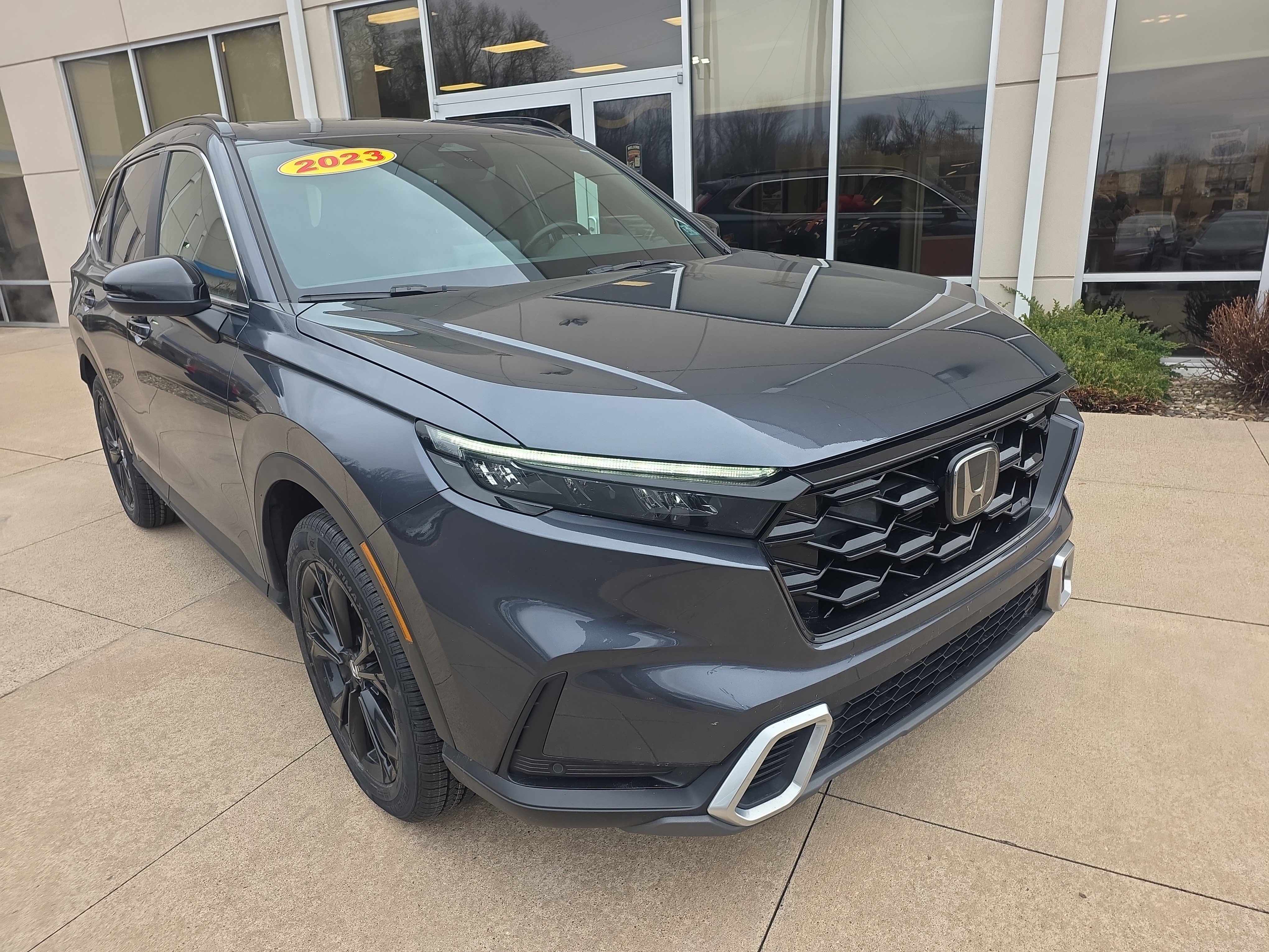 Used 2023 Honda CR-V Sport Touring image 3