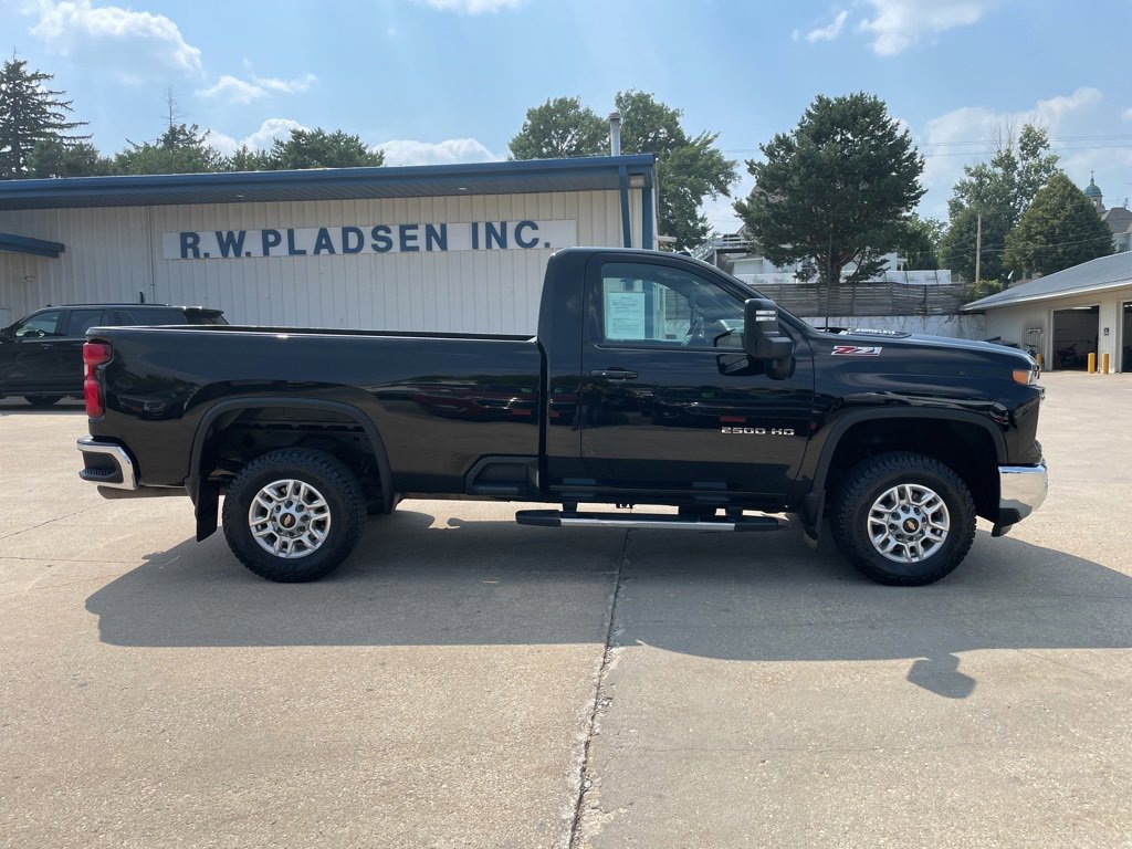 Used 2024 Chevrolet Silverado 2500 LT w/ Convenience Package image 16