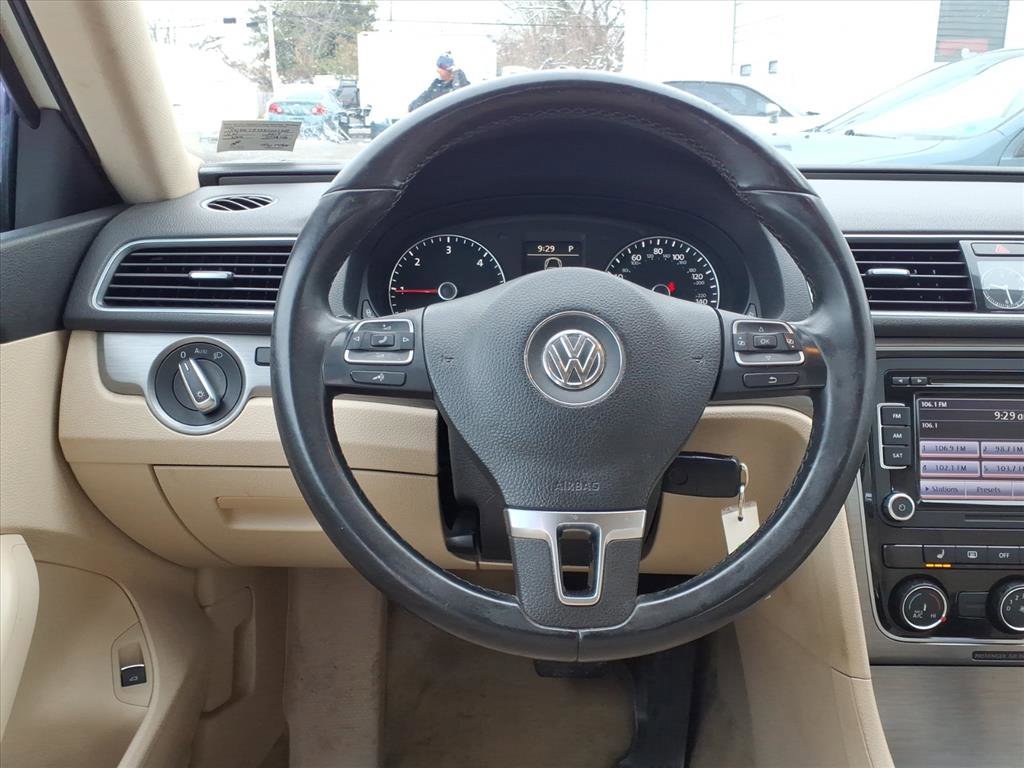 Used 2014 Volkswagen Passat TDI SE image 5