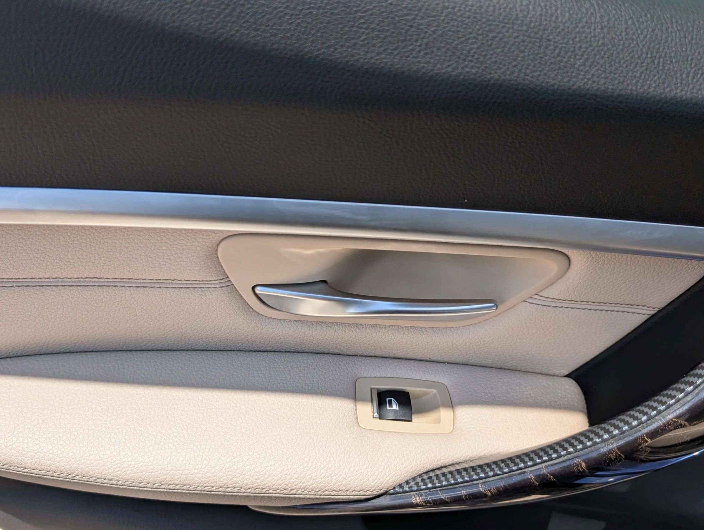 Used 2017 BMW 330i Sedan image 16