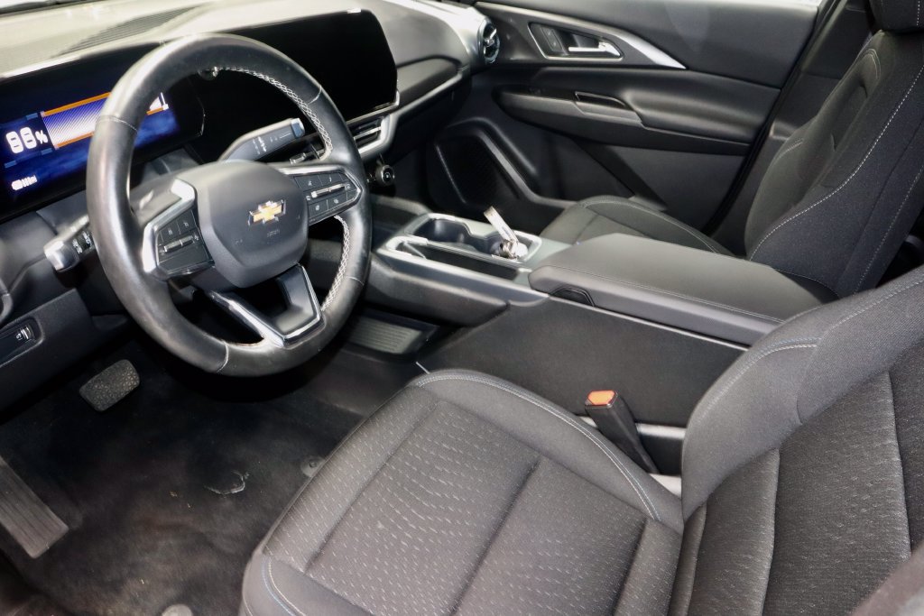Used 2025 Chevrolet Equinox EV LT w/ Comfort Package FWD image 23