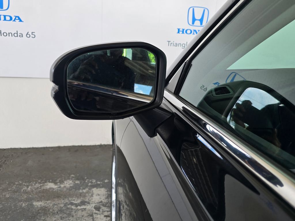 Used 2023 Honda CR-V LX image 25