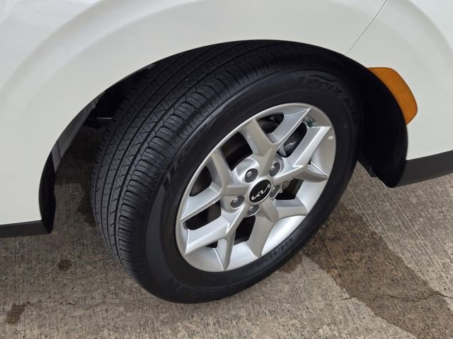 Used 2025 Kia Soul LX image 6