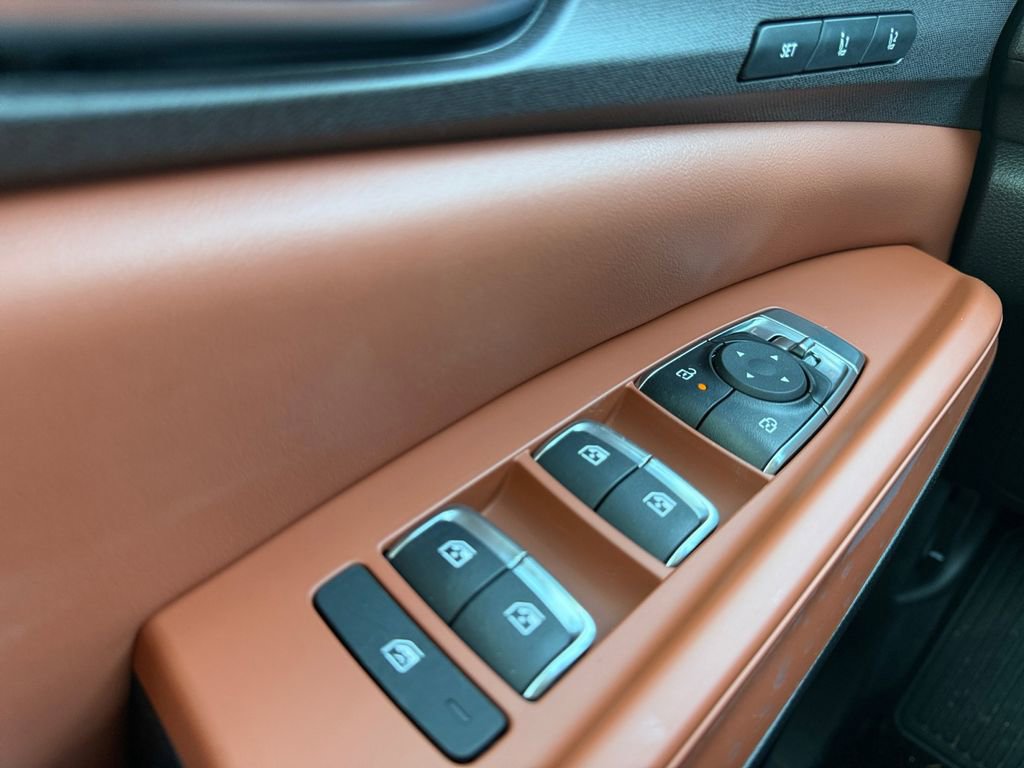 New 2026 Kia Carnival EX image 28