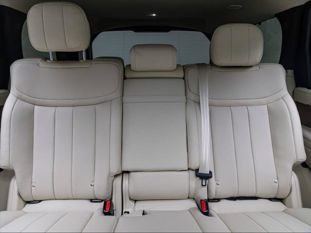 New 2026 Land Rover Range Rover Long Wheelbase SE AWD/4WD image 18