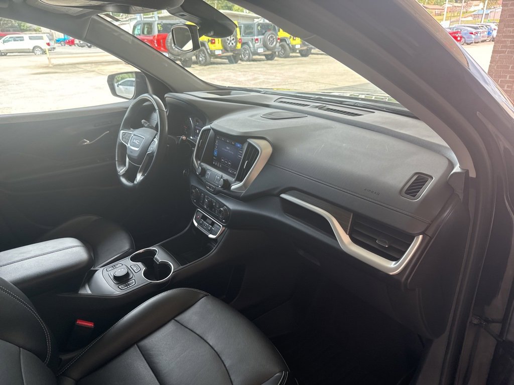 Used 2022 GMC Terrain SLT w/ Infotainment Package II image 18