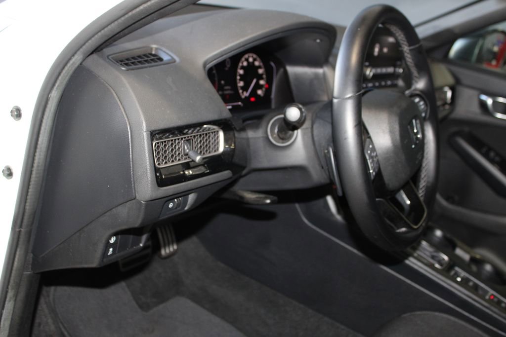 Used 2023 Honda Civic Sport image 12