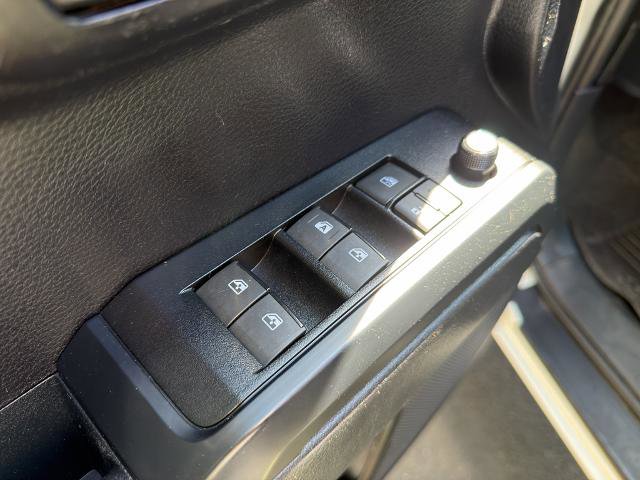 Used 2021 Toyota Tacoma SR AWD/4WD image 16