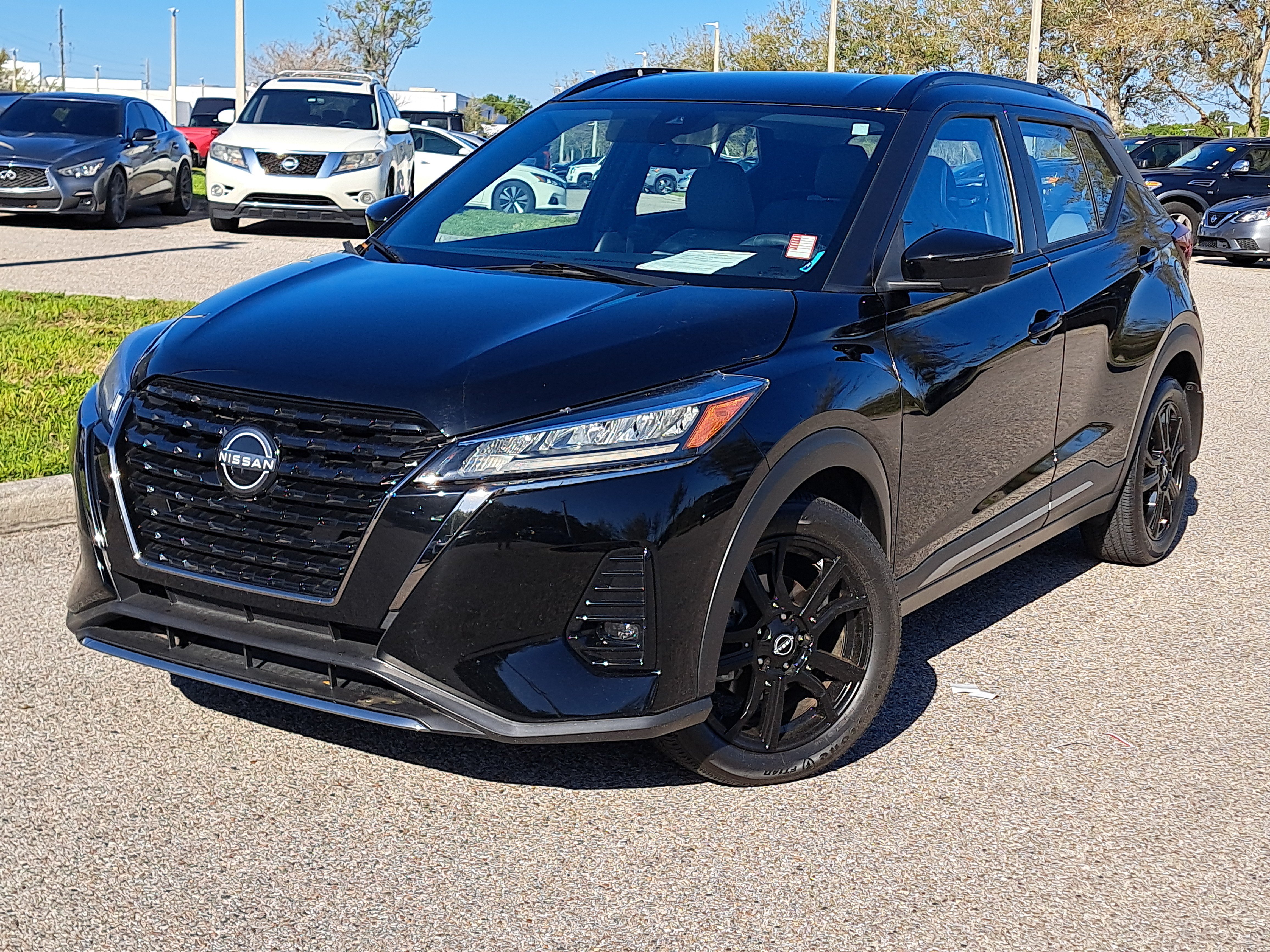 Certified 2024 Nissan Kicks SR w/ SR Premium Package FWD image 34