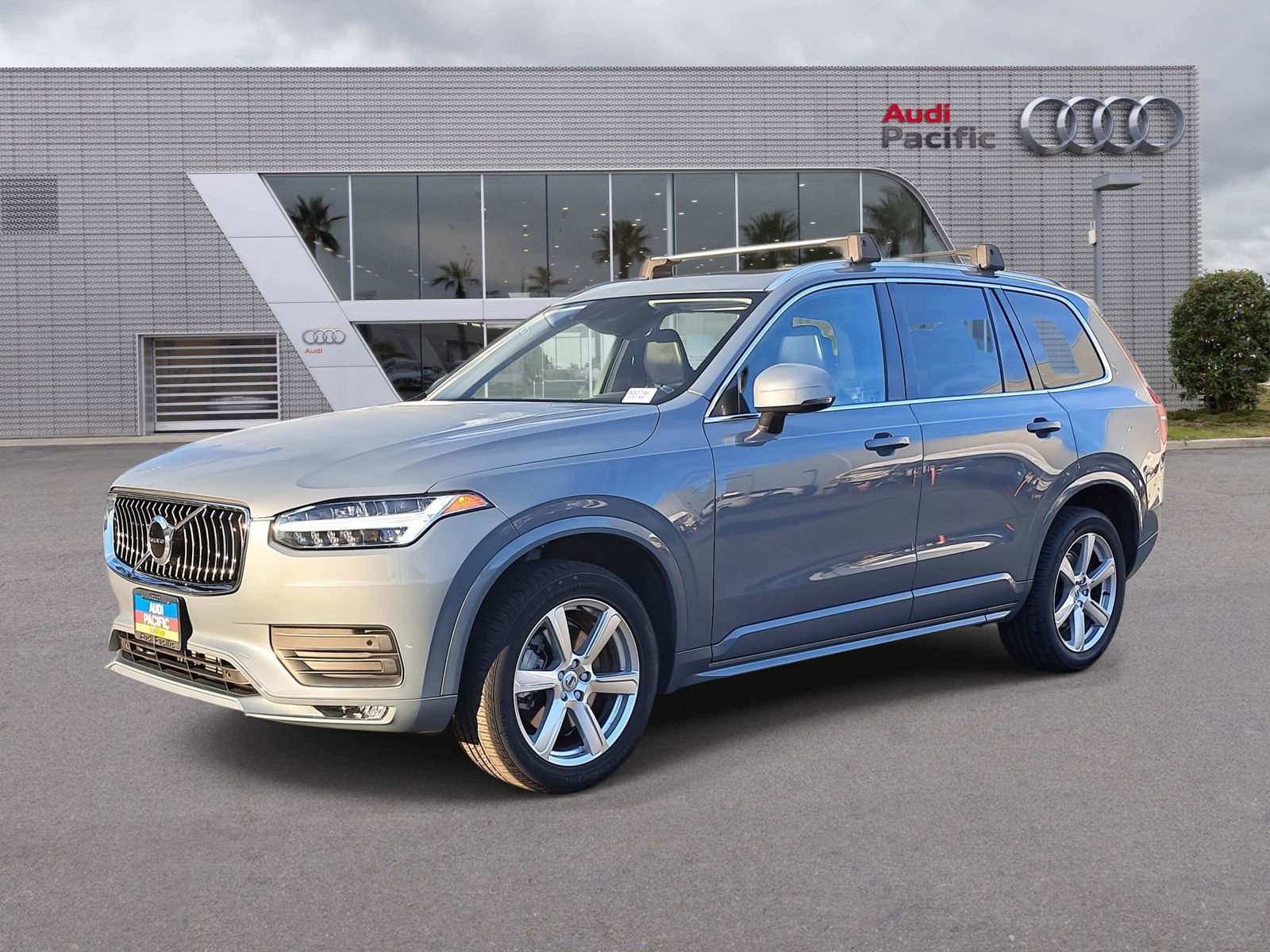 Used 2022 Volvo XC90 T5 Momentum