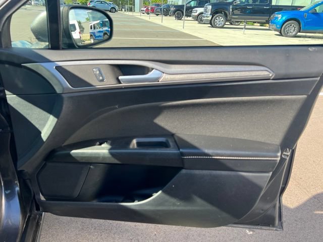 Used 2020 Ford Fusion SE FWD image 10