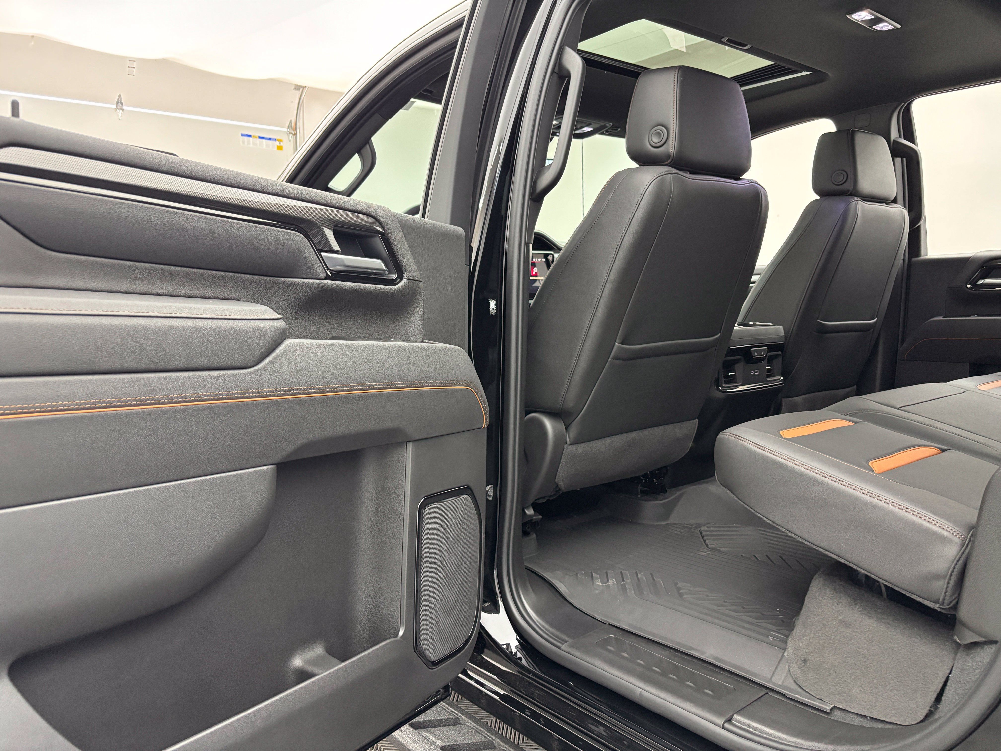 New 2026 GMC Sierra 2500 AT4 w/ AT4 Premium Plus Package AWD/4WD image 39