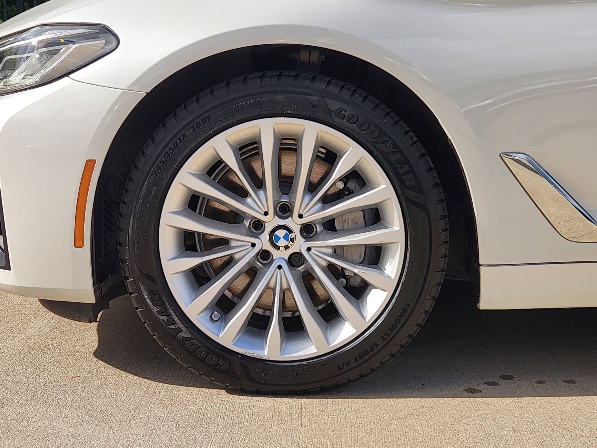 Used 2022 BMW 530i w/ Premium Package RWD image 12