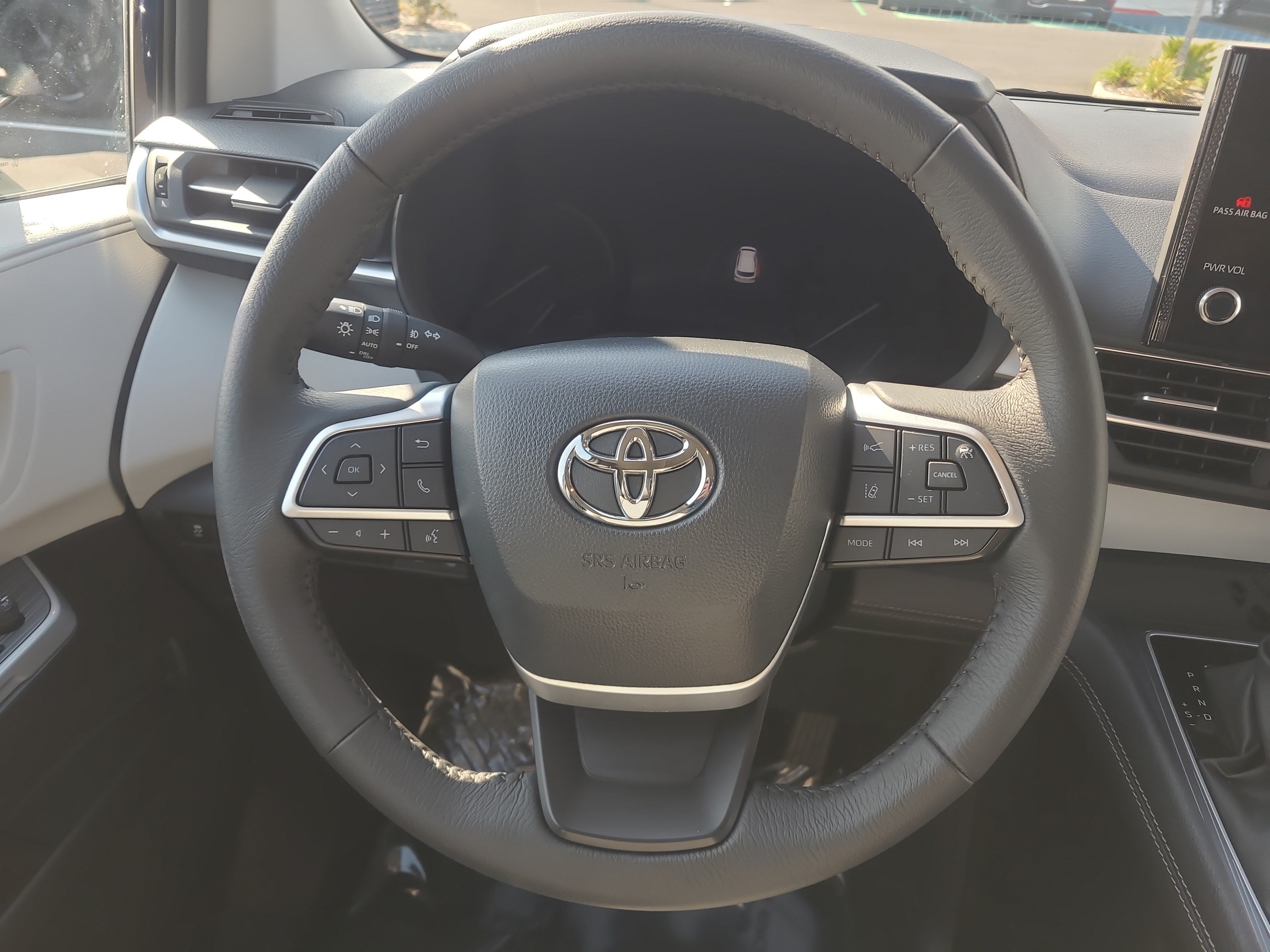 Certified 2026 Toyota Sienna XLE FWD image 22