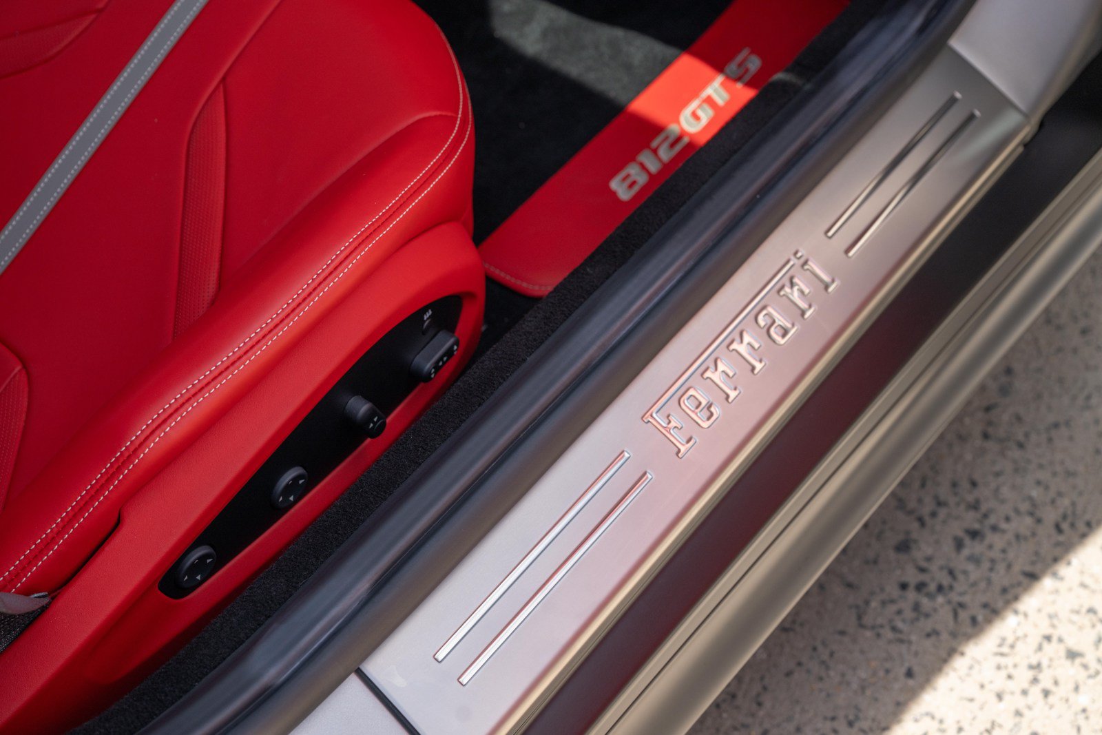 Used 2022 Ferrari 812 GTS RWD image 52