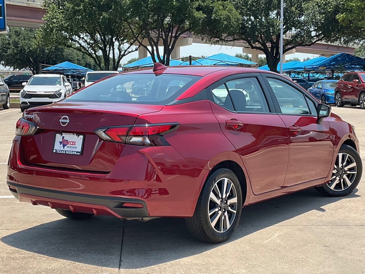 Used 2025 Nissan Versa SV FWD image 4