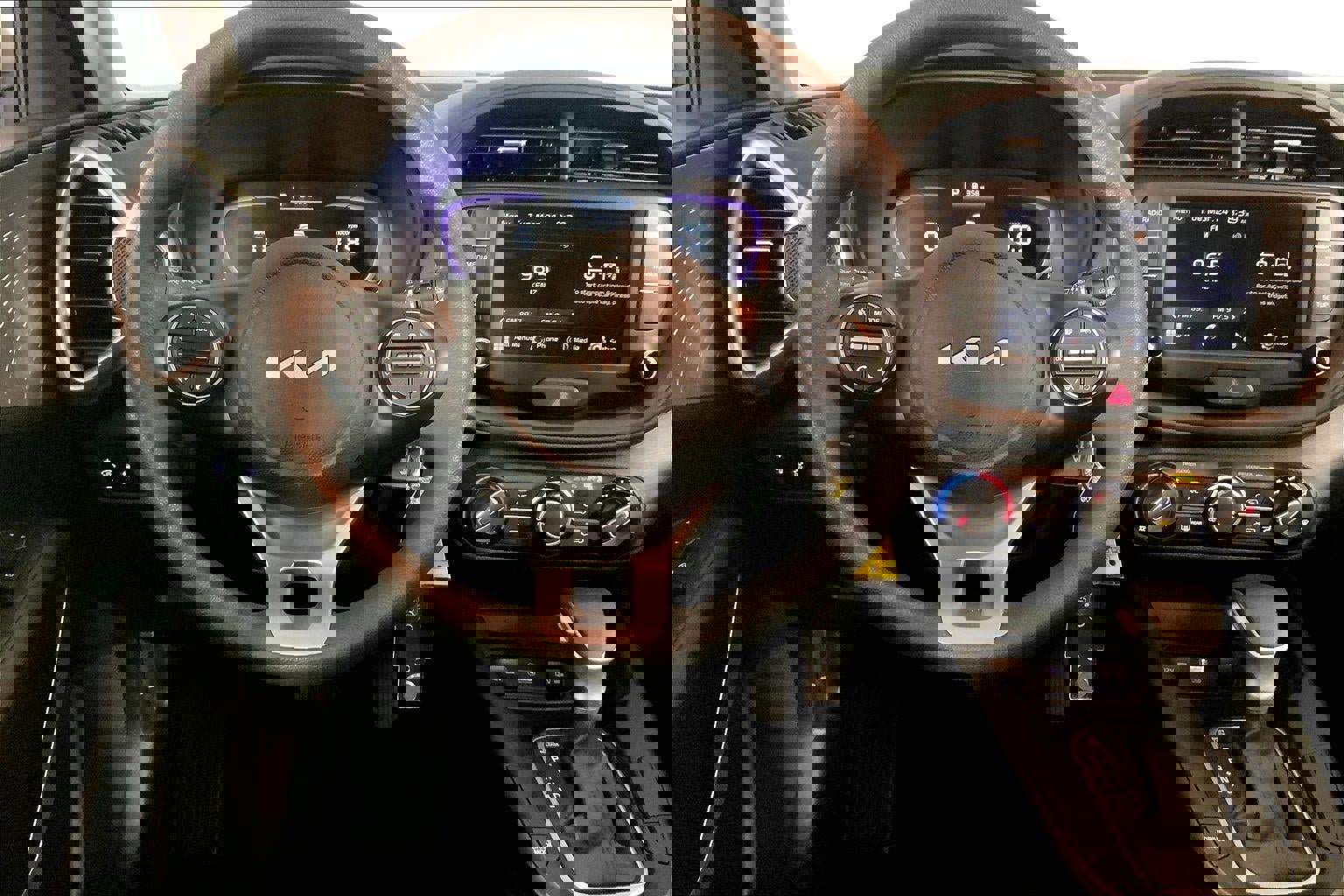 Certified 2025 Kia Soul LX image 5