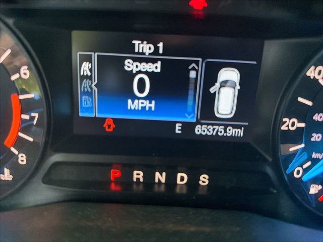 Used 2017 Ford Explorer XLT image 2