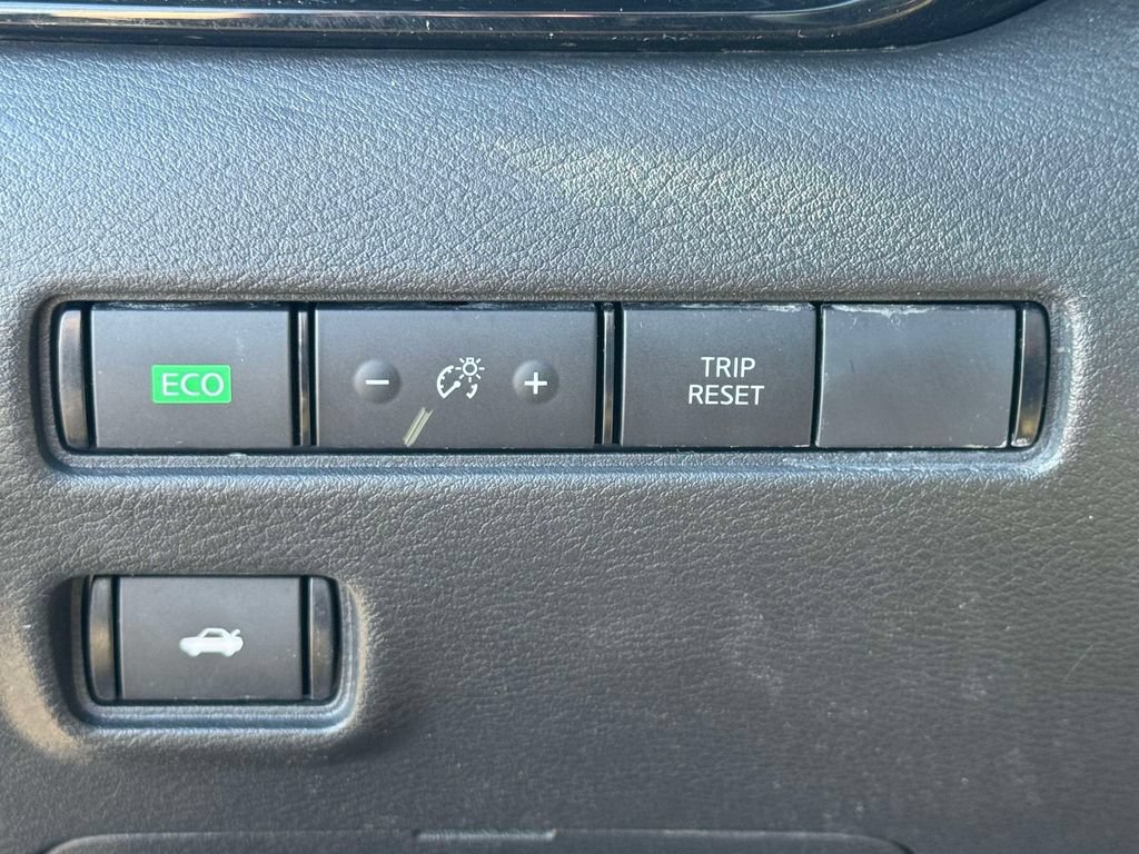 Used 2025 Nissan Sentra SV w/ All-Weather Package FWD image 19