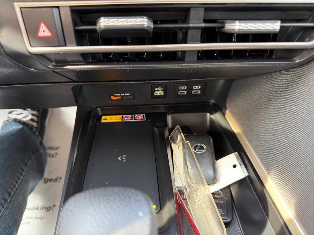 Used 2025 Toyota Camry LE image 33