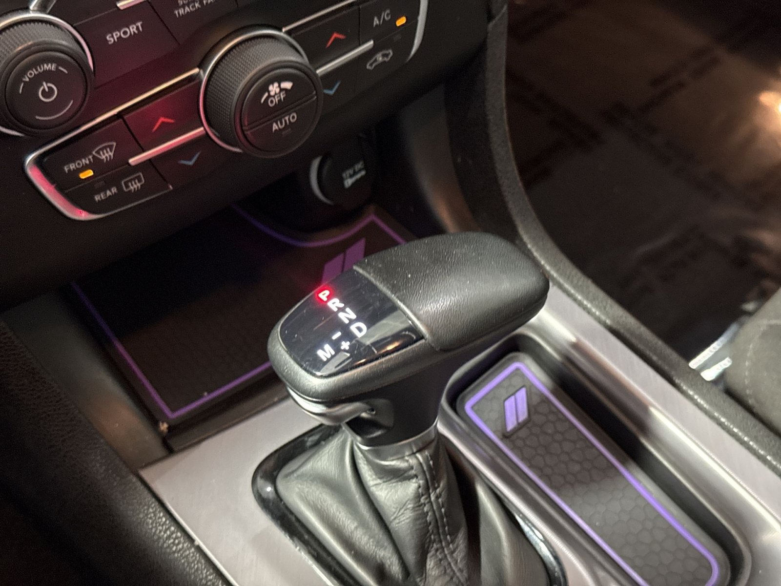 Used 2022 Dodge Charger R/T w/ Blacktop Package RWD image 23