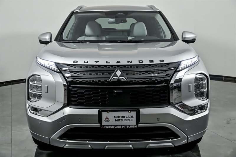 Used 2023 Mitsubishi Outlander SEL AWD/4WD image 4