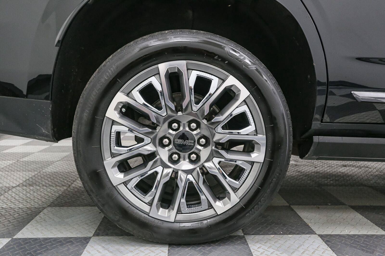 Used 2023 GMC Yukon Denali Ultimate AWD/4WD image 19