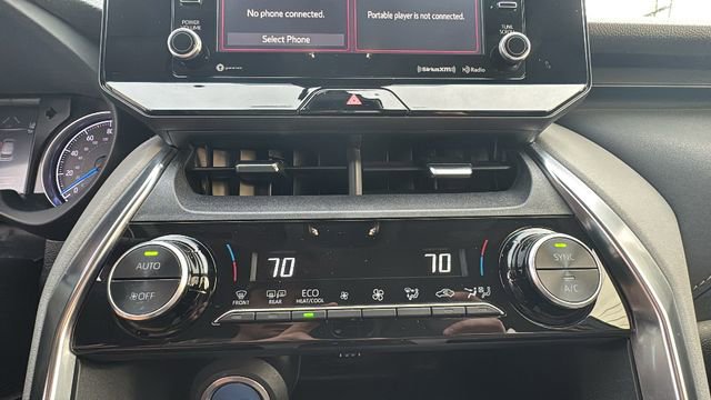 Used 2021 Toyota Venza LE image 22