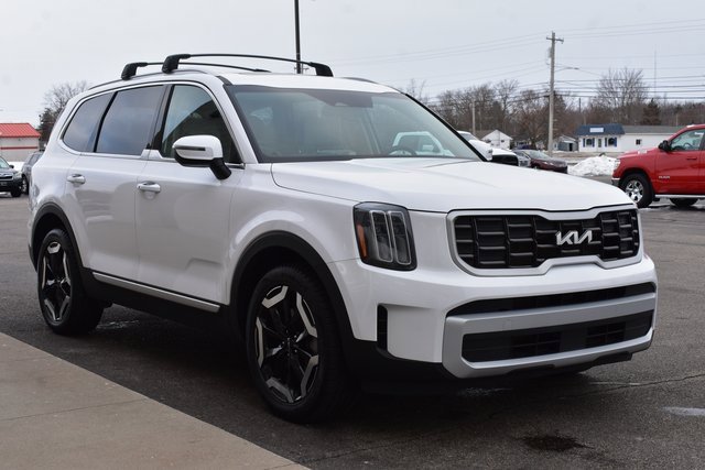 Used 2023 Kia Telluride S w/ S Sunroof Package image 7