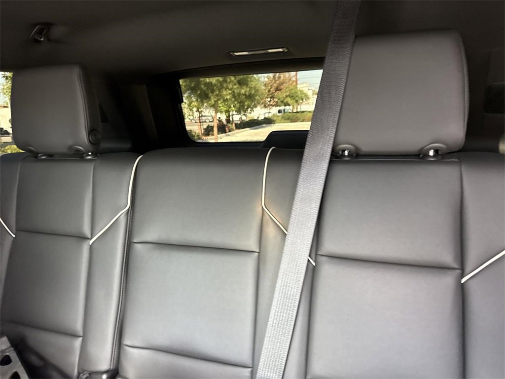 Used 2024 Cadillac Escalade ESV Premium Luxury image 35
