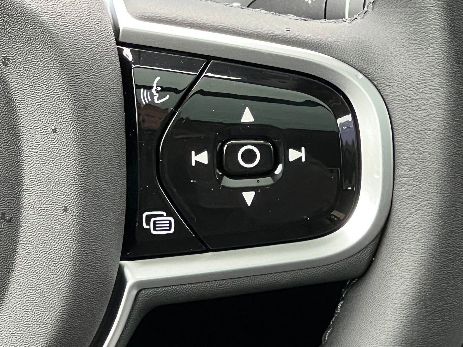 New 2026 Volvo XC90 T8 Plus image 30