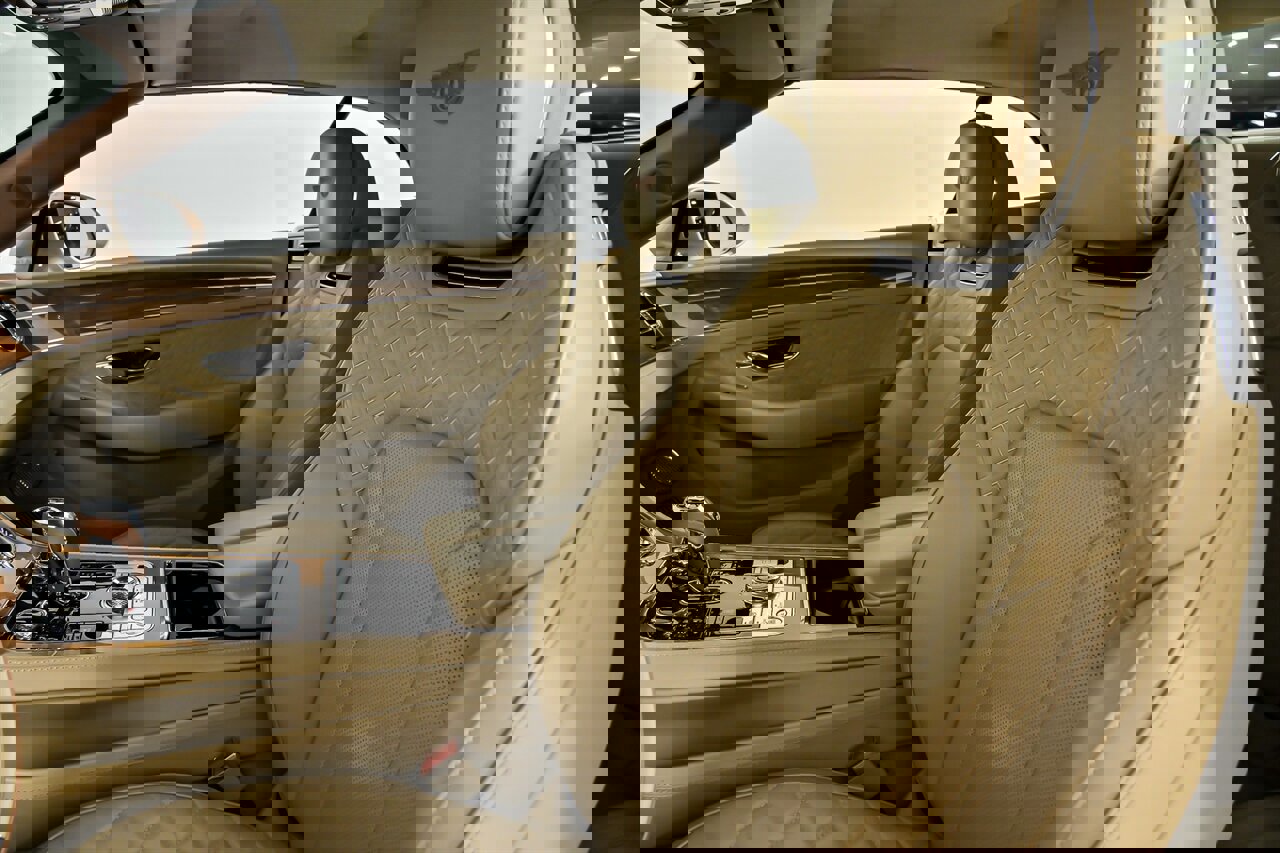 Used 2021 Bentley Continental GT image 28