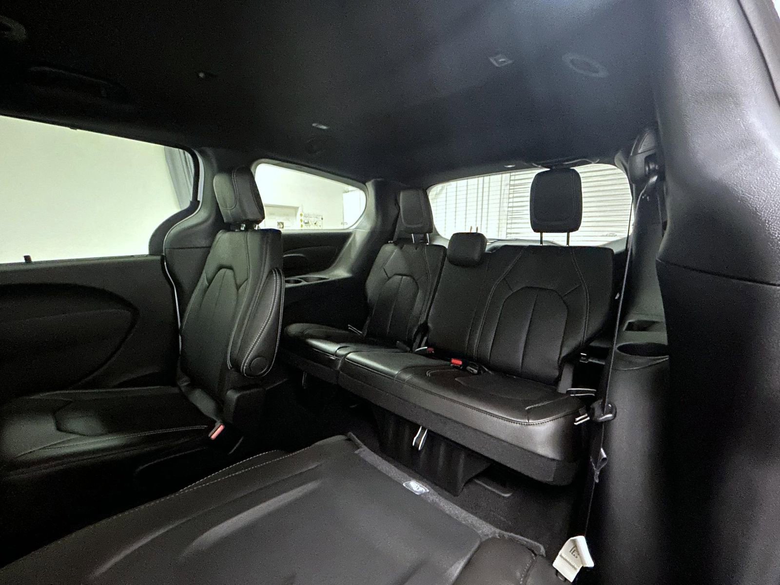 New 2026 Chrysler Pacifica Select image 12