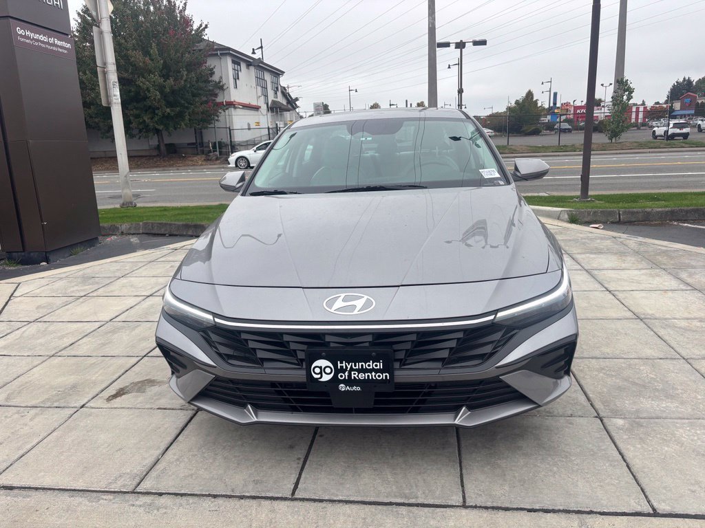 Certified 2026 Hyundai Elantra Limited FWD image 3